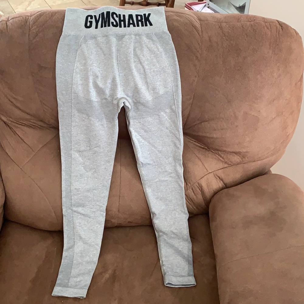 Grey gym-shark leggings size small